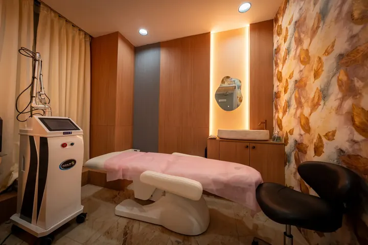 A treatment room with clinical equipment at Hiwaga Kompally